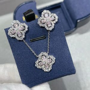 Sprzedaż 925 srebrna różowa diamentowa koniczyka Zestaw kolczyki na damskie modne Bankiet Bankiet biżuteria 240511
