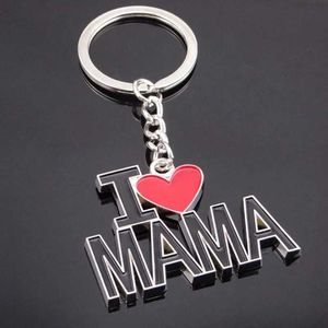 Keychains Lanyards I Love Mama PAPA Keychain For Women Enamel Heart Key Chain On Bag Car Trinket Mothers Fathers Day Gift Souvenir Y240510