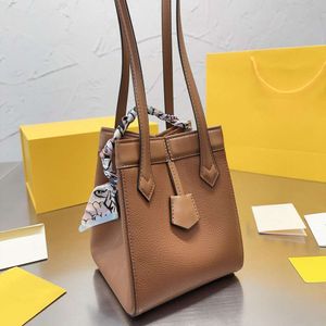 حقيبة تسوق مصممة فاخرة من الجلد العلامة التجارية للجلد المقطوع مقاطعًا للرجال سيدة حقيبة يد عالية الجودة.