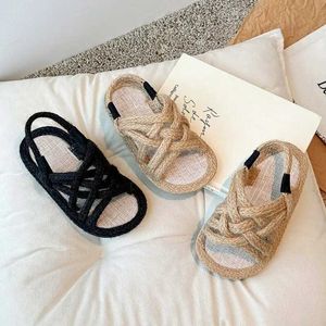 Sandals Girls Gladiator Boys Rope Sandals 2024 Summer Soft Linen Hemp Summer Children Shoes Kids Roman Beach Shoes Breathable Sandals Y240515