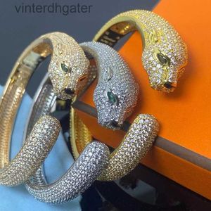 مصمم سوار فاخر Catiere AAA عالي الجودة Vgold Leopard Head Full Diamond Bracelet عالي الإصدار الدقيق Spot Full Sky Star Leopard