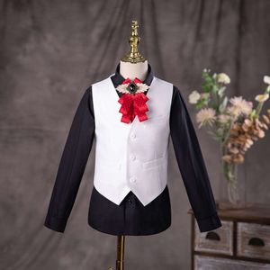 Blumenjungen formelle weiße Taufe Anzug Kinder Jakcet Weste Hosen 3pcs Hochzeitskleid Kinder Birhtday Foto Performance Kostüm