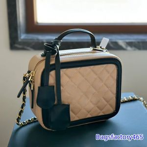 Designer Women Makeup Bag Vanity Box Caviar Leather Gold Hardware Two-Tone Appliques Decoration Matelasse Chain Square Cosmetic Case Purse Shoulder Handbag 20cm