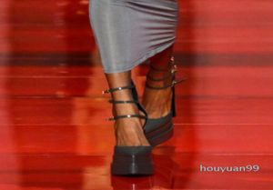 Мода Упомянутая пальцами патентная кожа римские дамы сандалии летние каблуки Sexy Party Shoes High Heels Women20223354897