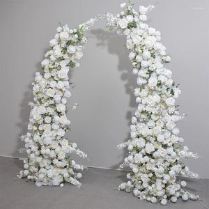 Dekorativa blommor hornbågram med vit rose blommor arrangemang bröllop bakgrund dekor tabell löpare centerpieces boll display prop