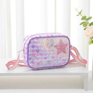 Mochilas 1 Bolsa de Mensageiro de Cartoon Adequado para crianças meninas doces colorido em forma de coração Cruzado em forma de Cruzada Criança Criança Viagem ao ar livre D240517