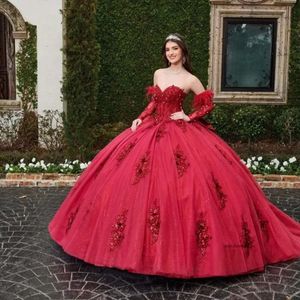 Röda quinceanera klänningar ärmlösa spetsapplikationer bollklänning från axelfjäderkorsetten vestidos para xv anos examen prom klänning 0516