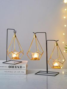 Candle Holders Nordic Metal Candlestick Iron Art Romantic Ornaments Holder Light Luxury Coffe Shop Home Decoration Gift
