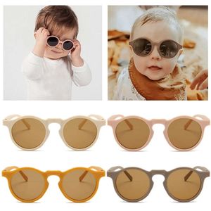 Vintage glasögon mode nya barn runt utomhus solskydd baby flickor akryl uv400 solglasögon barn glasögon l240517 glasögon