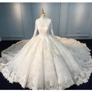 Underbar spetsbollklänning Bröllopsklänningar Långa ärmar Hög nacke Appliced ​​Bridal Gowns Court Train Pequined Tulle Robes de Mariee 330Z