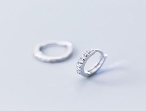 Серьки стерлингового серебра маленькие черные кубические циркониевые серьги Hougie для женщин круглое кружок Кольцевой кольцо.