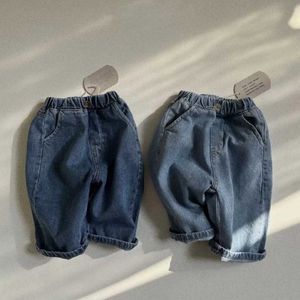 Trousers Spring and Autumn 2024 Boys and Girls Retro Loose Jeans Baby Casual Denim Pants Solid Childrens Pockets Cotton Trousseau Baby Clothing d240517