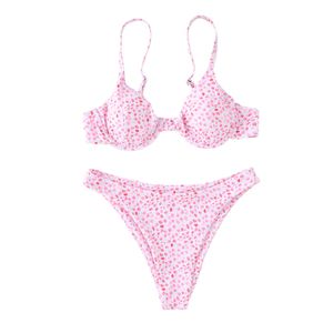 Nuovo set di bikini divisi in costume da bagno in moda europea e americana per il set di bikini sexy a livello rosa.
