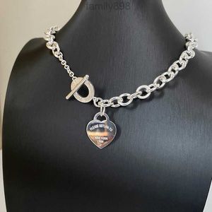 2024 Designer 925 Sterling Silver T Family Peach Heart Celdant Gruby łańcuch OT Naszyjnik Women w kształcie serca Regulowany temperament Wszechstronny PC6C