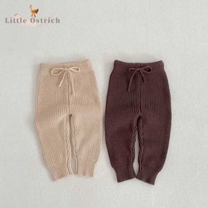 Byxor Baby Girls Cotton Sticked Pants Spring and Autumn Childrens Mid Rise Casual Solid Color Baby Clothing 3M-2Y D240517