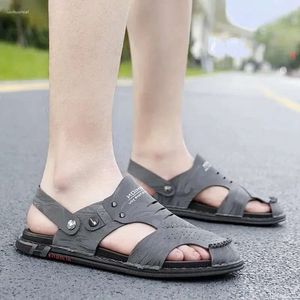 Sandálias de verão anti-odor masculinas 2024 Couro solo solo anti-deslizamento casual Sapatos de praia de uso duplo Tide 560 D B5cc