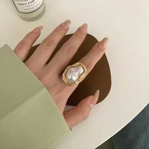밴드 반지 새로 디자인 된 불가사리 진주 Rshape 금 조절 가능한 반지 여성에게 적합한 한국 패션 보석 파티 럭셔리 액세서리 J240516