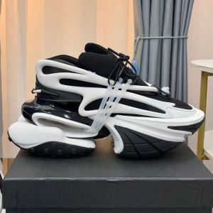 New mens womens bullet shoes fashion trend super thick and high sole black and white color matching top designer brand sneakers