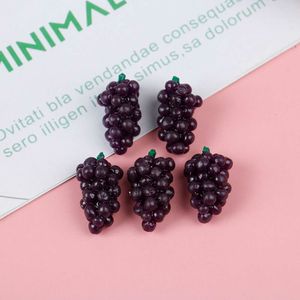 5st/Ställ in nya kreativa 1:12 Dollhouse Miniature Accessories Grape Mini Simulated Fruined For Doll House Decor Kids Play Toys