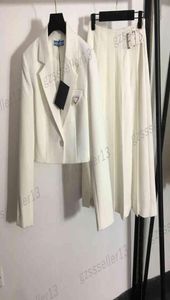 مصمم قطعتين فستان PD بدلة فاخرة عالية الجودة بدلة السترة مطوية مجموعة تنورة 7340760