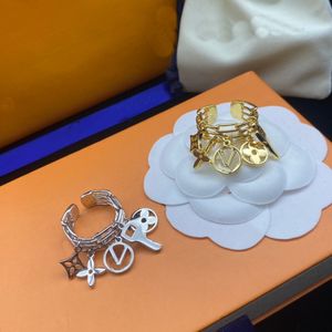 Circular v letra de quatro folhas anel de trevo de luxo de luxo com acessórios de flores jóias de designer de festa dos namorados