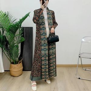 Kurtki damskie miyake plisowany kołnierz odchudzony vintage drukowana sukienka z długim rękawem 2024 Oryginalna designerka Abaya Fashion Classical Coats