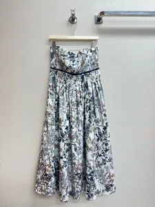 Дизайнер -дизайнер по взлетно -посадочной полосе дизайнерские платья 2024 Модные цветочные рисунок лоскут для леди Женщины летние элегантные повседневные платья с высокой талией