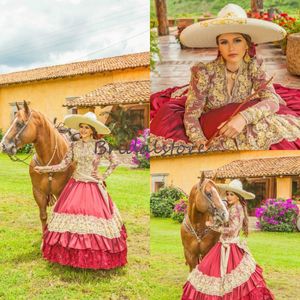 Tradycyjne czerwone meksykańskie sukienki Quinceanera V Haft Haft Hafted Koronki z długim rękawem Kopciuszek Princess Cowgirl Sweet 16 urodzin DRES 258T