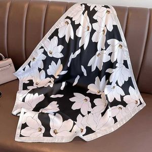 Bandanas Durag 2023 Autumn and Winter New Temperament Print Small Square Scarf Women 70*70cm Imitation Silk Scarf Small Haiand Bandana La J240516