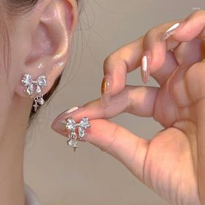 Brincos de garanhão grademação cor prata cor de borboleta pequena 2024 moda para mulheres estilos de jóias de moda acessórios por atacado