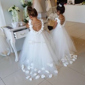 Белые цветочные девушки платья для свадебных оборков для рубашки кружевные жемчужины без спины принцессы детские свадебные платья по случаю дня рождения 2649