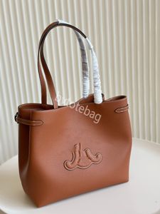 CE-24 Designer Tote Bag Luxurys axelväska Designers Koppling stora shoppingväskor Slingväska plånböcker Korthållare Big Capacity Quality Cross Body Totes 30*32CM