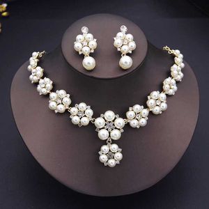 Wedding Jewelry Sets Luxury imitation pearl flower short and plump necklace earrings bride set accessories wedding party jewelry