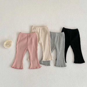 Hose neu angekommene Babyhosen für Mädchen in 2024 Feste Farbe Elastischer Bein Baumwolle Falten Sie Long Hosen 3M-3y-Kinder- und Kleinkind-Frühlingskleidung D240517