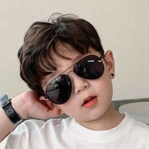 Barnmärke UV400 Retro Solglasögon Designer Nya Trend Children Sun Glasses Shades Baby Boys Girls Eyewear Gafas de Sol L240517