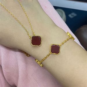 18K Gold Plated designer Necklace four leaf Clover Necklace Fashion Red agate Pendant Necklace Wedding Party Jewelry
