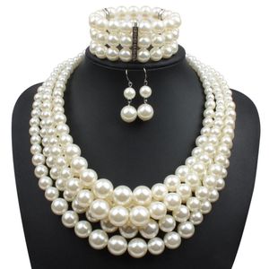 Modelli esplosivi in rilievo di lussuoso perle esagerato imitazione perla perla in perla in perle a tre pezzi Multilayer Pearl Necklace Set 2308 Set 2308