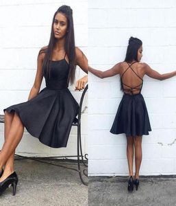 Seksowne Criss Cross Back Black Cocktail Sukienki spaghetti Satynowe suknie imprezowe Homecoming Suknie