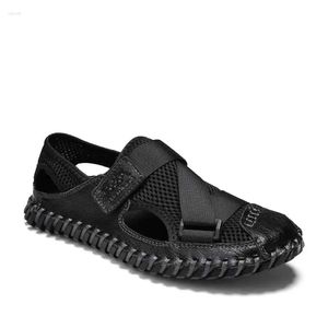 Herren Sommersandalen vielseitige Strand Lederschuhe Trend Outdoor Pantoffeln Freizeitsport flach groß 617 630 D 7e54