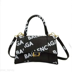 Balencigaa Runner Designer Bags Bags Small Mini Class Totes Women Borse Shopping Pulsante Pullo Luxuria in pelle con lettera B logo 20 Balencigaa Track