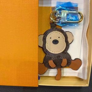 Lion Tiger Monkey Bear Keychains Luxury Designer Leather Key Chain Laser Embossed Bag Pendants With Box 1853 220c