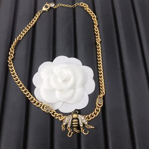 Exquisite Luxury Necklace Designer Bee pendant Necklaces Ladies Jewelry Necklaces Wedding Gift High Quality