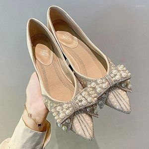 Elbise ayakkabıları kadınlar 3cm yüksek topuklular nazik düğün pompaları kadın tatlı inci payet kelebek düğümleri bayan zarif nokta ayak parmağı