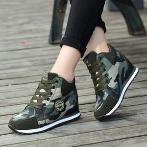 Bahar Yüksek Üst Kama Platform Spor ayakkabıları Kadın Günlük Ayakkabılar Gizli Topuklu Bayanlar Kamuflaj Kadınlar Ayakkabı Sepet Femme 240516