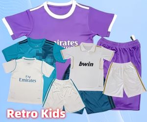 Retro Kids Klasik Gerçek Çocuk Futbol Formaları 2011 12 14 15 16 17 18 Benzema Marcelo Isco Carvajal Bale Sergio Ramos Madrid Ronaldo Çocuklar Erkek Kız Kızlar Kit Futbol Gömlek