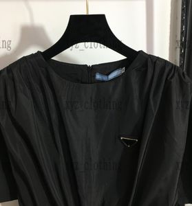 2022 Summer Women Casual Dresses Triangle midja Shortsleeved Dress Black Color Brand Designer kjolar4925140