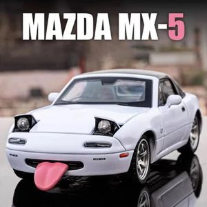 132 Skala Mx5 Model Model Wysoka z koła samochodowe z językiem można obrócić zabawkę z pojazdem DIECAST na prezenty dla dorosłych 240516