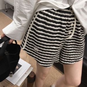 Calças de duas peças femininas CE24SS NOVA Letra Bordado Decoração Design Moda Versátil shorts listrados para mulheres