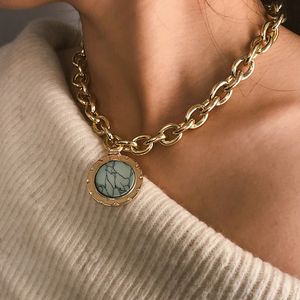 2021 Vintage Green Stone Pendant Necklace Statement Gold Color Metal Long Chain Halsband för kvinnors smycken 3081
