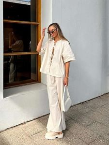 Fashion Hollow Out Solid Shirt Sust Sust Sust Women O Neck Shorte Shorted Top Gambe Siets Set 2024 New Lady Street Outfits